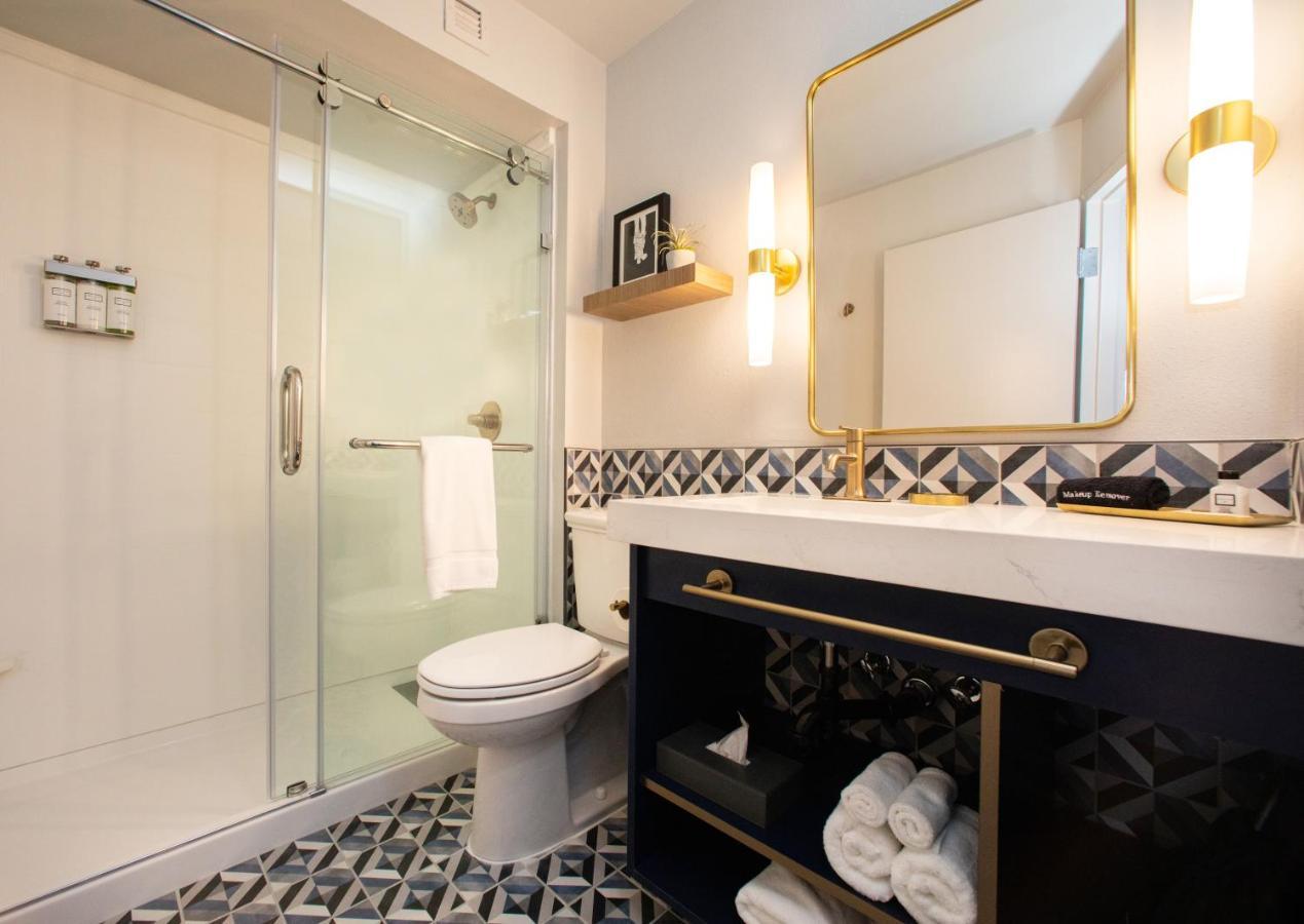 Hotel Denim Ґрінсборо Екстер'єр фото
