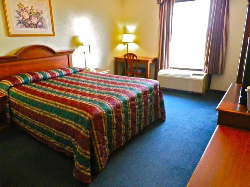 Hotel Denim Ґрінсборо Екстер'єр фото