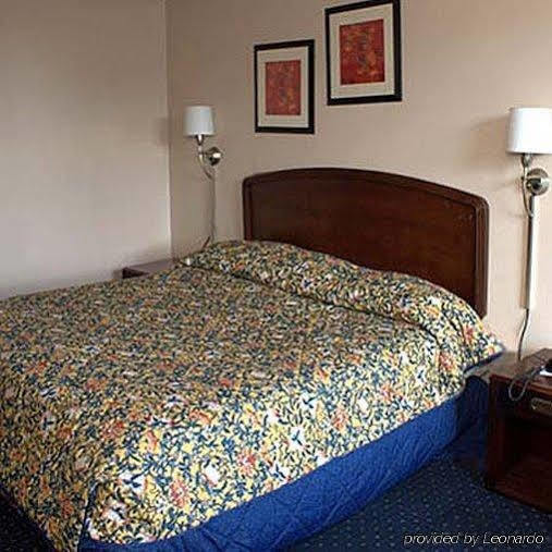 Hotel Denim Ґрінсборо Екстер'єр фото